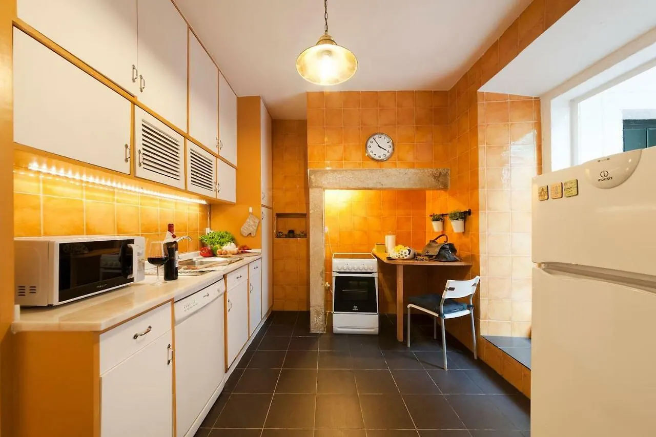 2 Bedroom Apartment With Patio Next To Avenida Da Liberdade Lisboa