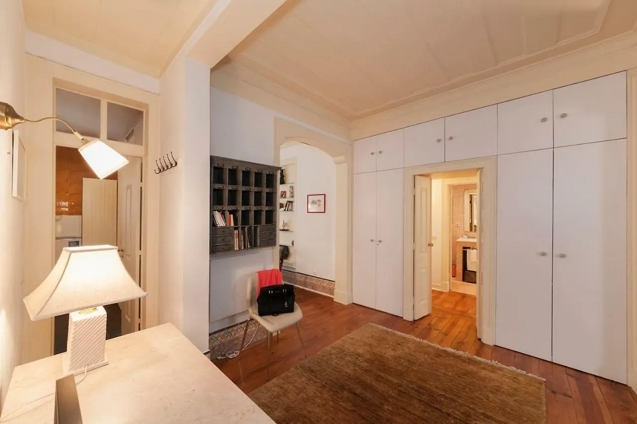 2 Bedroom Apartment With Patio Next To Avenida Da Liberdade Lisboa